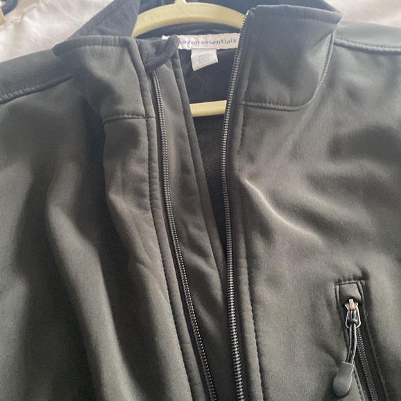 Amazon Essentials jacket - Picture 7 of 8